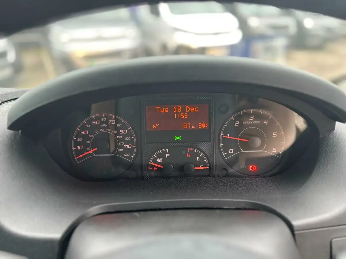 2023-citroen-relay-22bluehdi-35-l3h2-enterprise-edition-panel-big-13