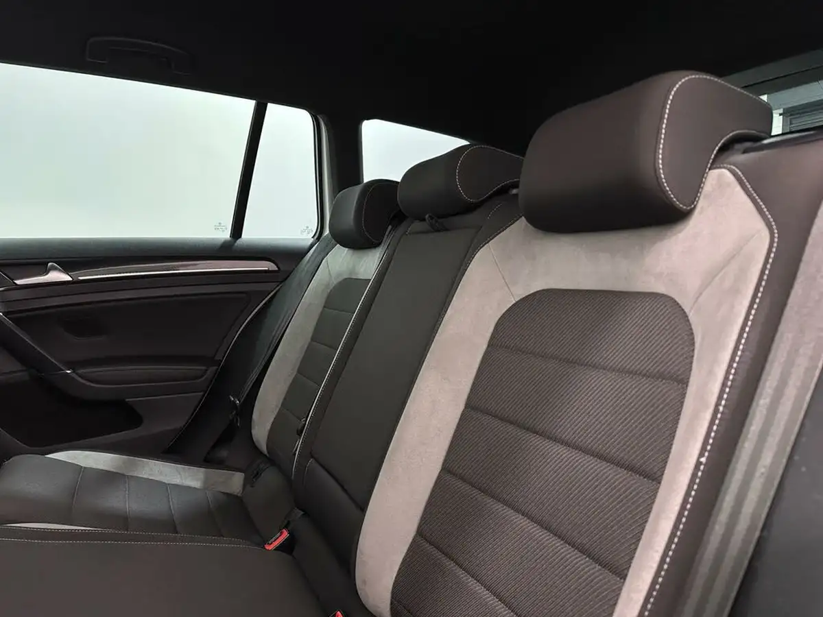 2016-volkswagen-golf-20-tsi-r-4x4-bmtss-estate-5d-dsg-big-35