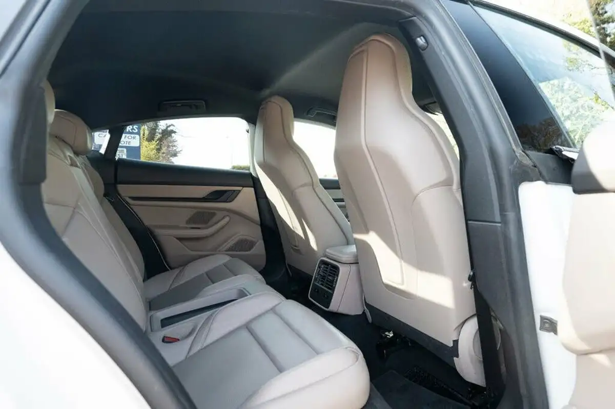 2021-porsche-taycan-e-4s-571ps-performance-battery-plus-big-31