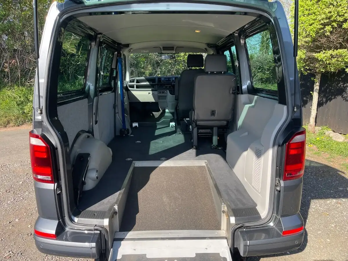 2019-volkswagen-transporter-20tdi-t30-trendline-bmt-lwb-150pseu6dt-e-big-0