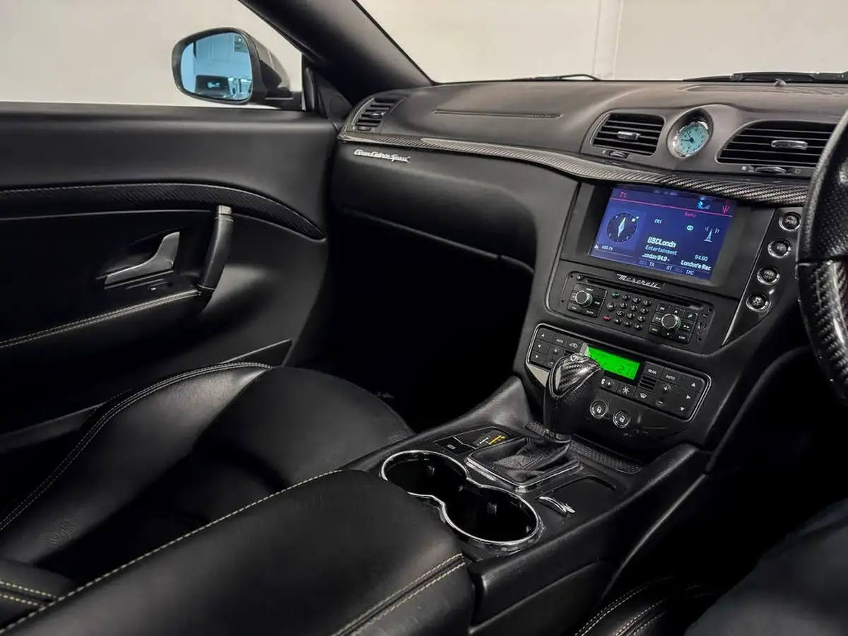 2015-maserati-grancabrio-47-sport-big-22