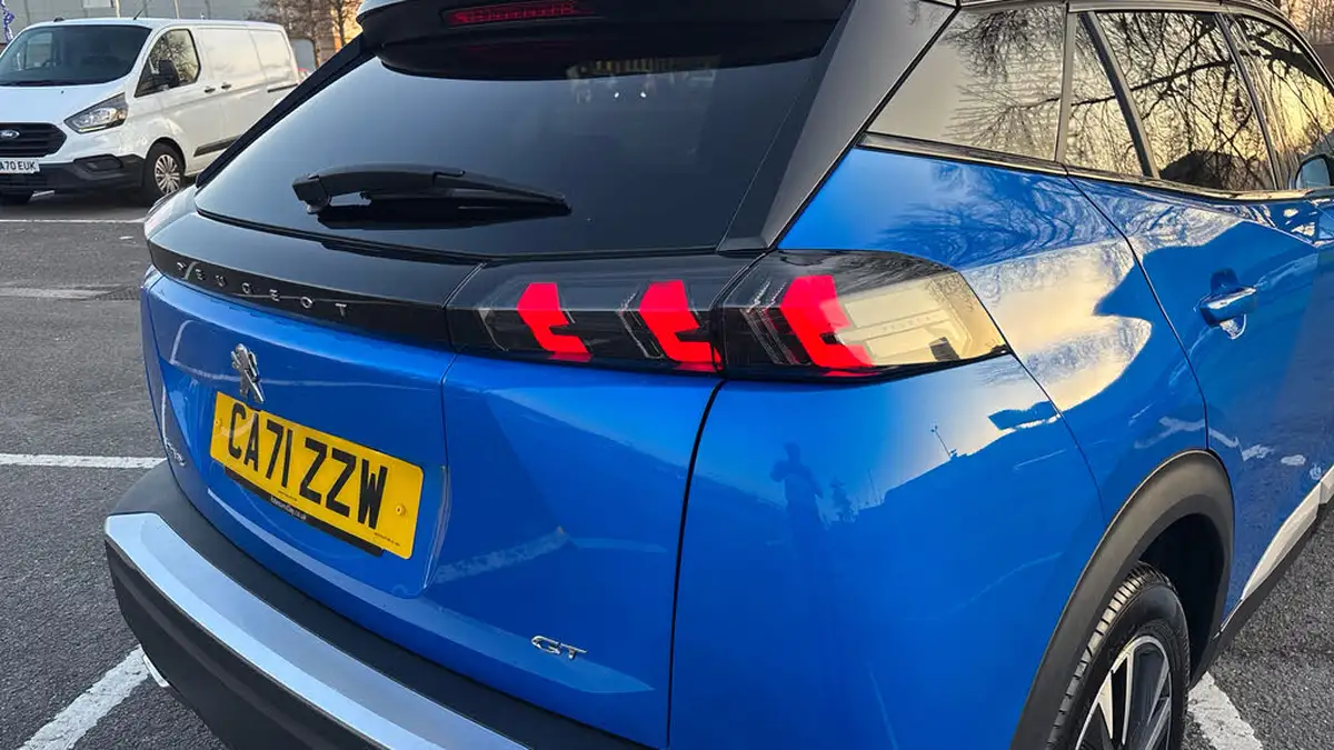 2021-peugeot-2008-suv-12-puretech-gt-premium-130bhp-eat8-big-44