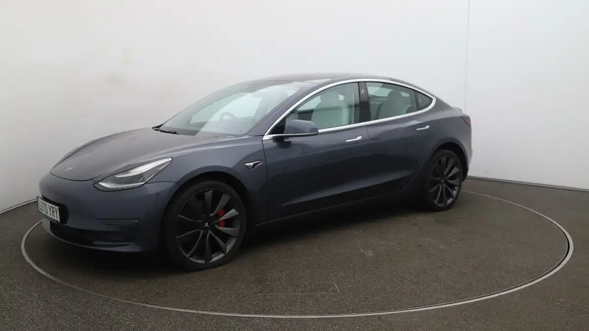 2020-tesla-model-3-e-performance-big-59