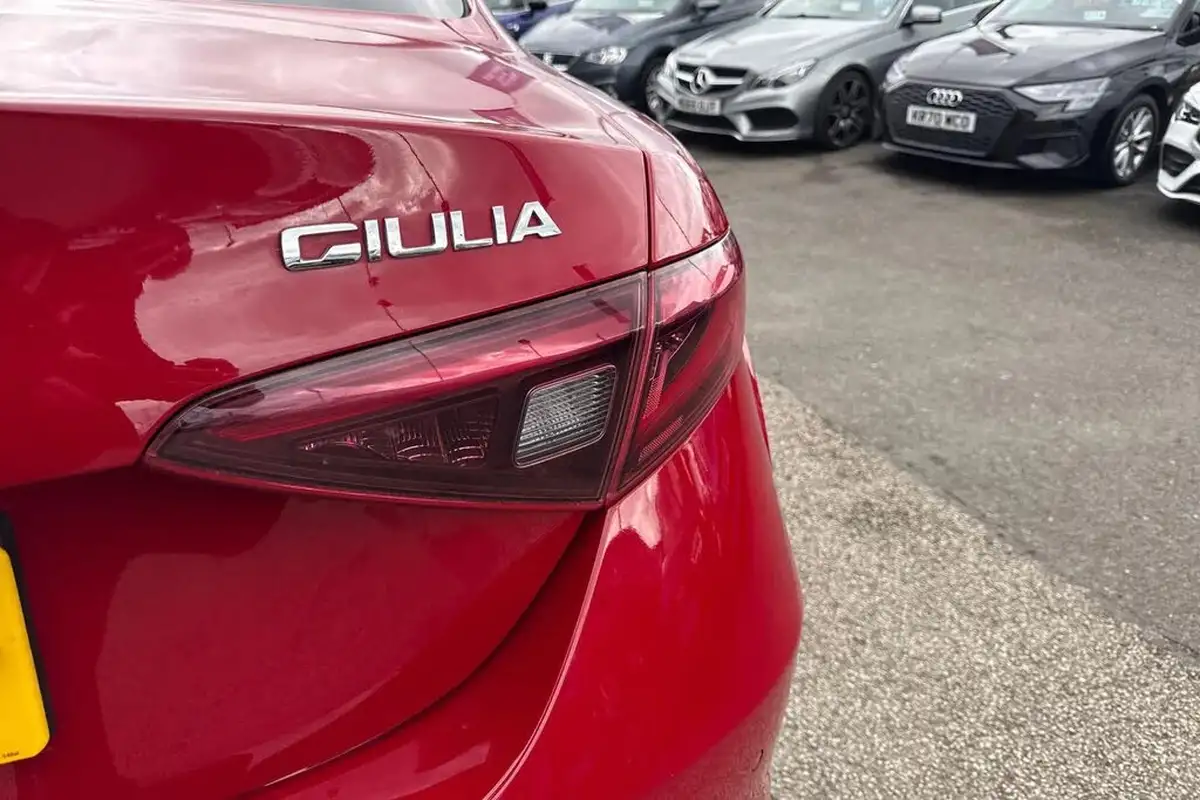 2019-alfa-romeo-giulia-22td-super-big-14