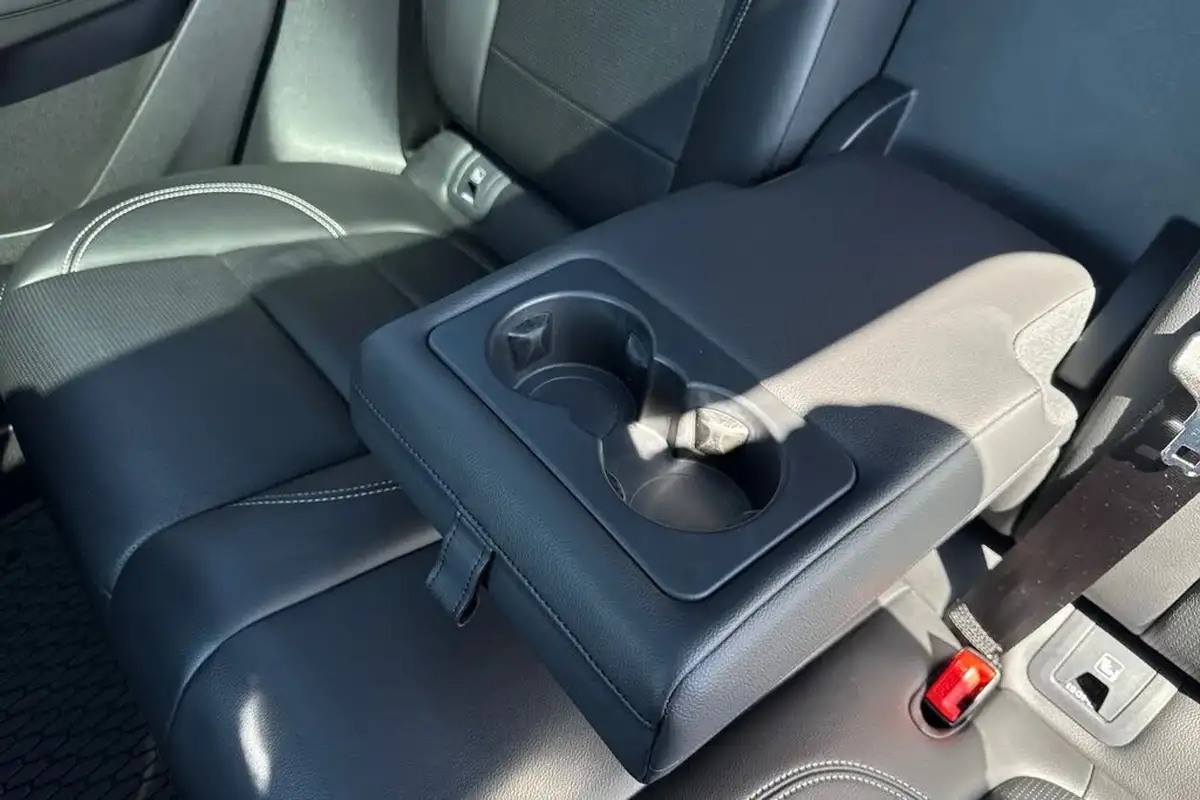 2024-jaguar-e-pace-20-d200-r-dynamic-se-black-big-46
