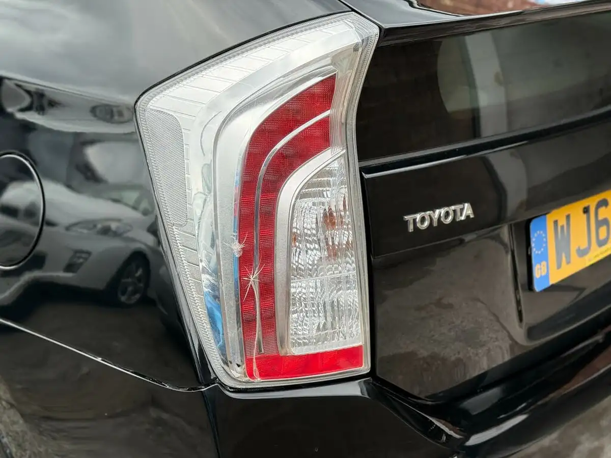 2012-toyota-prius-18-vvt-i-t-spirit-hybrid-leather-1794cc-big-51