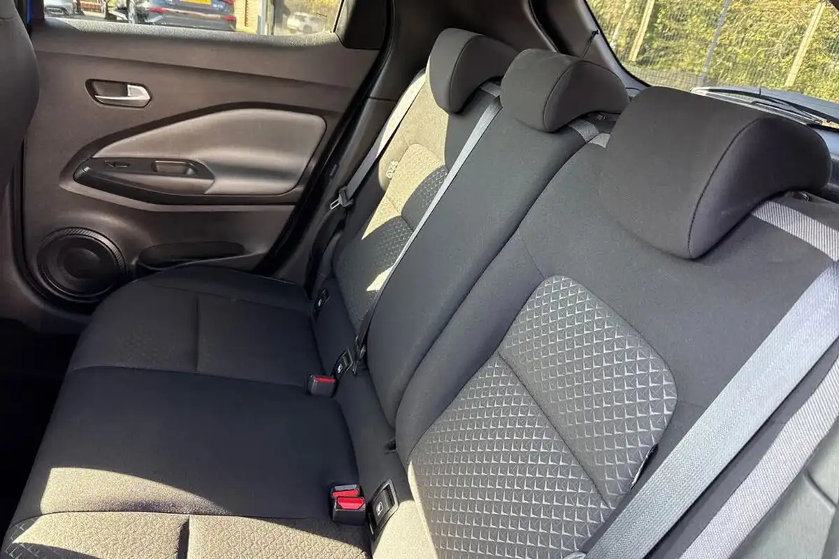2022-nissan-juke-10-dig-t-n-connecta-dct-big-18