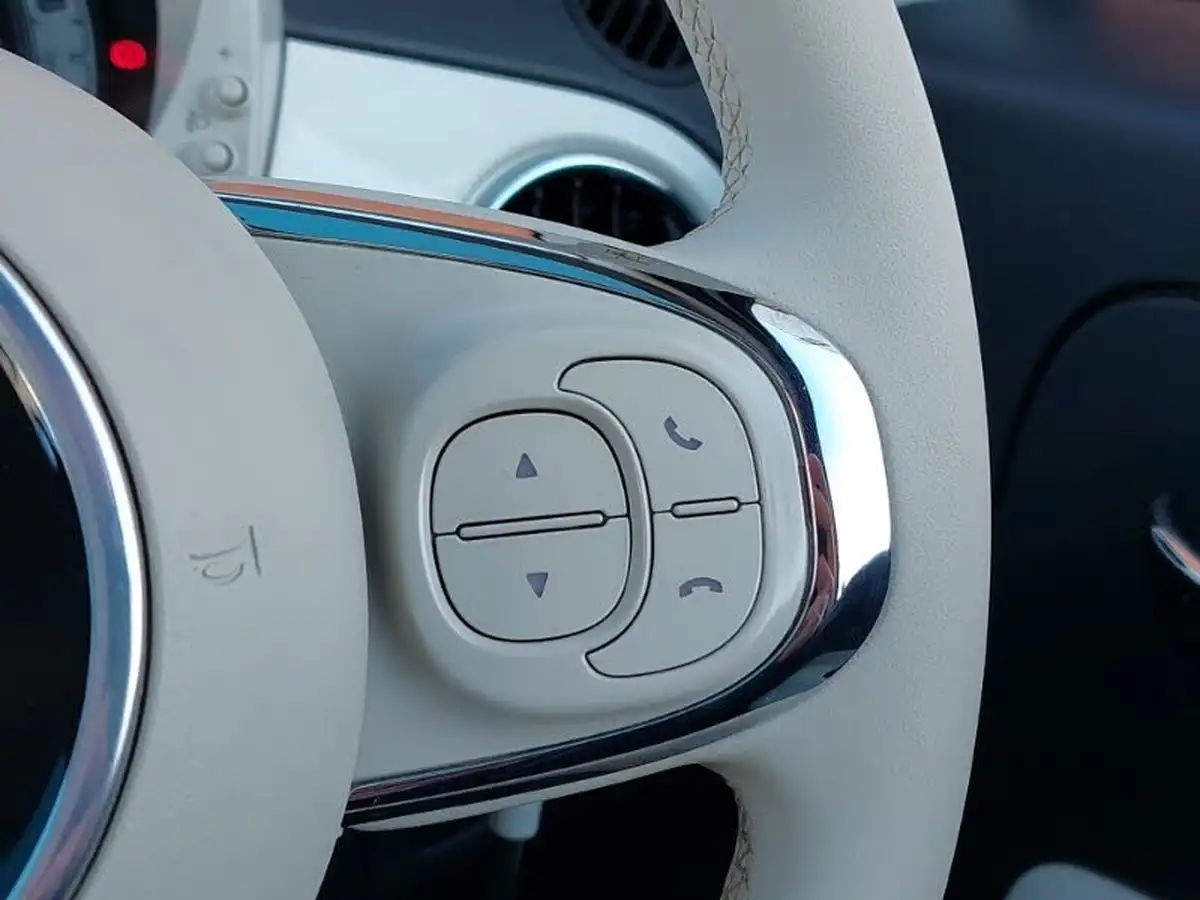 2022-fiat-500-10-dolcevita-big-9