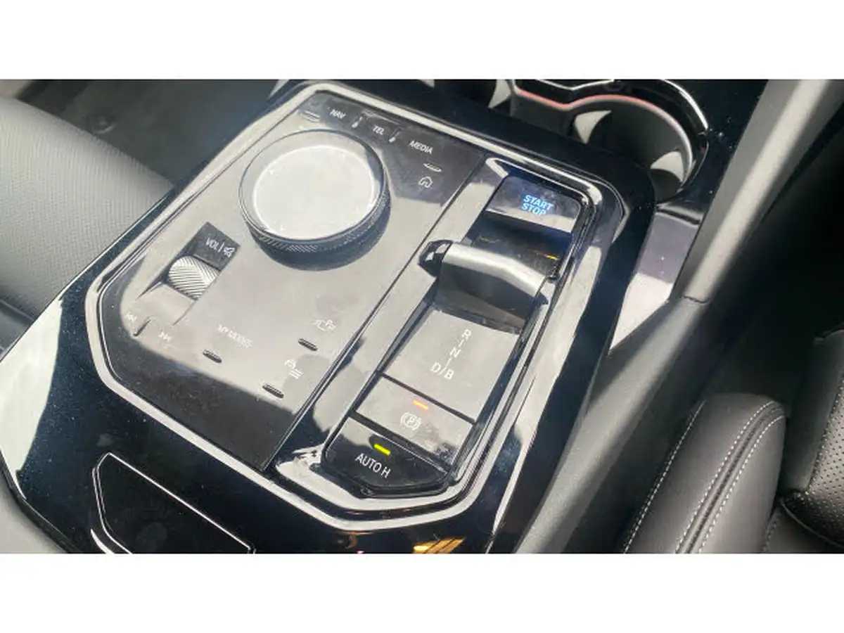 2024-bmw-5-series-e-i5-edrive40-m-sport-saloon-4d-big-18