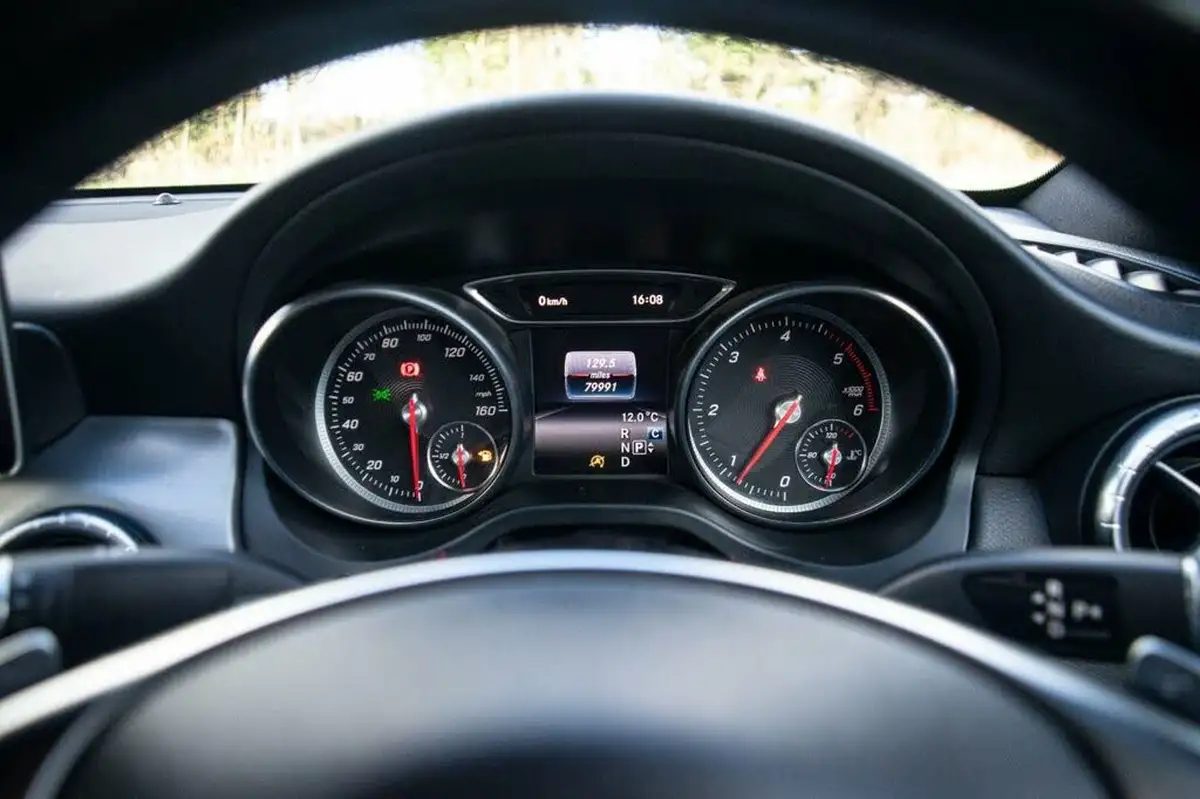 2018-mercedes-benz-cla-21d-cla-220d-amg-line-night-edition-177ps-ss-coupe-4d-big-13