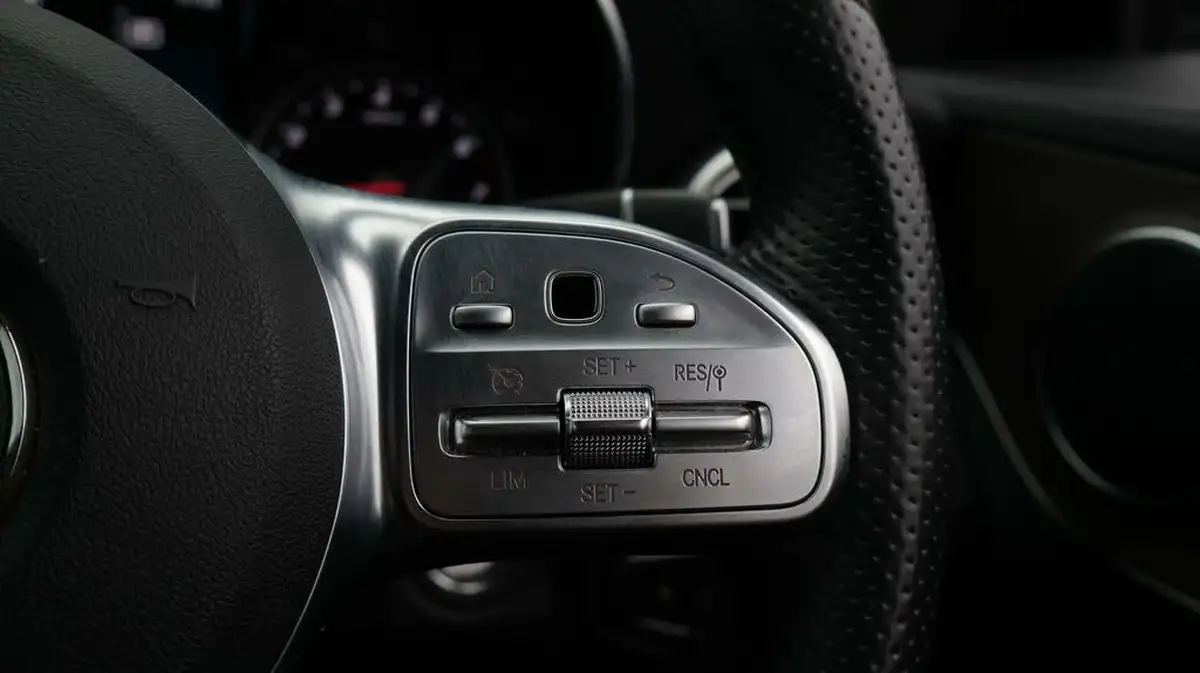 2019-mercedes-benz-c-class-20-c300-amg-line-coupe-2d-big-24