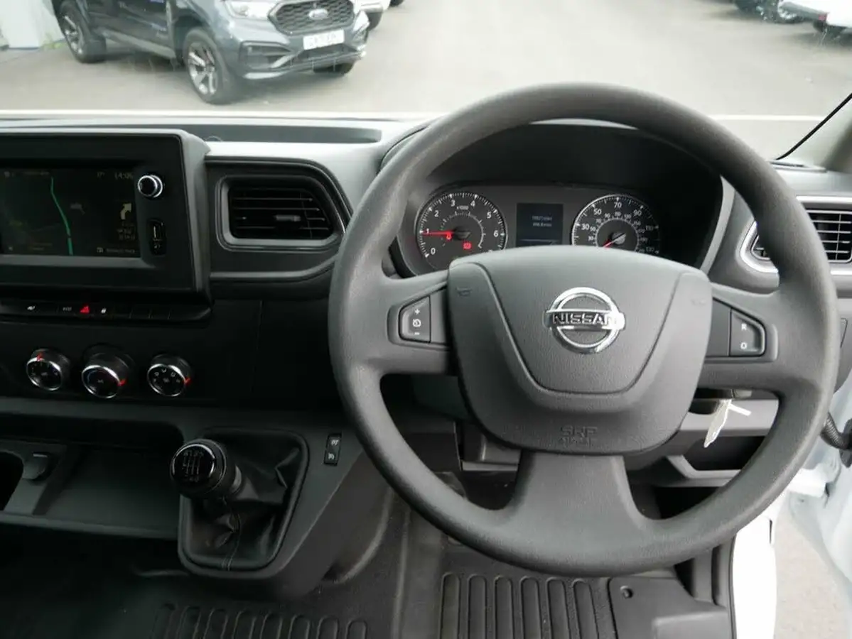2024-nissan-interstar-23dci-f35-l3h2-tekna-135pseu6d-panel-van-big-13