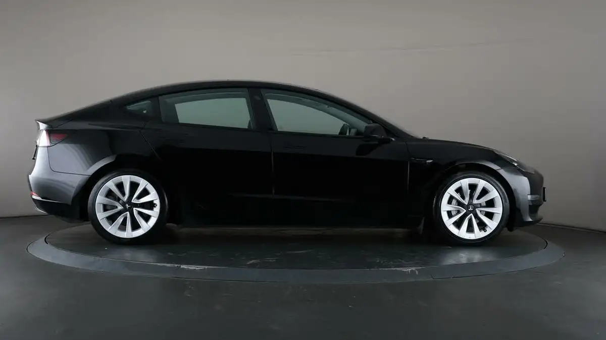2021-tesla-model-3-e-long-range-4x4-big-54