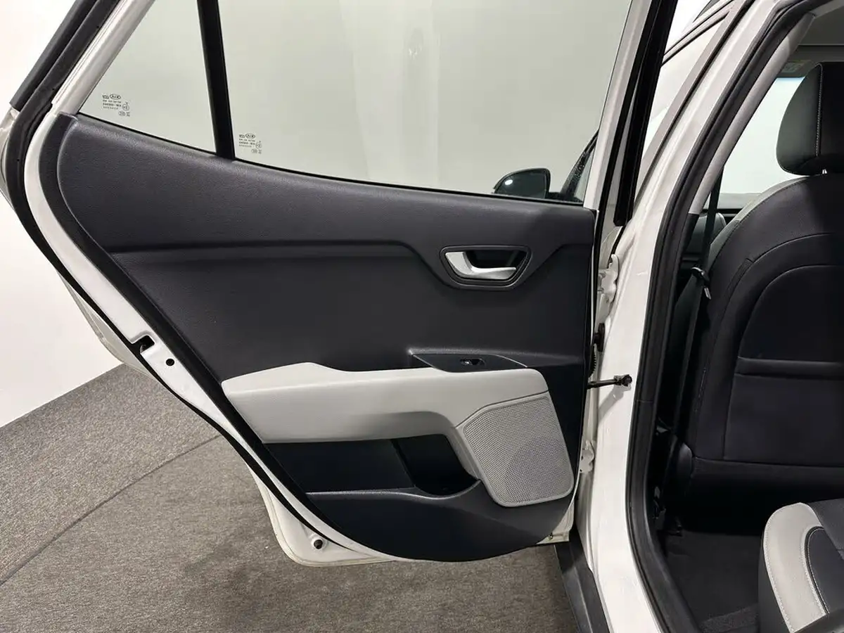 2019-kia-stonic-10-t-gdi-4-dct-big-35