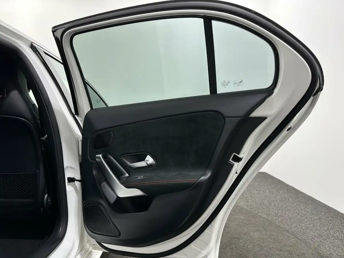 2021-mercedes-benz-a-class-13-a250e-amg-line-premium-hatchback-5d-big-41