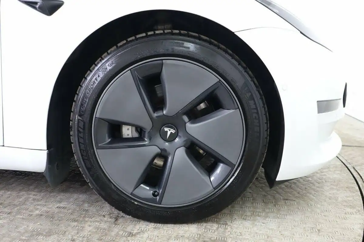2021-tesla-model-3-e-long-range-4x4-big-17