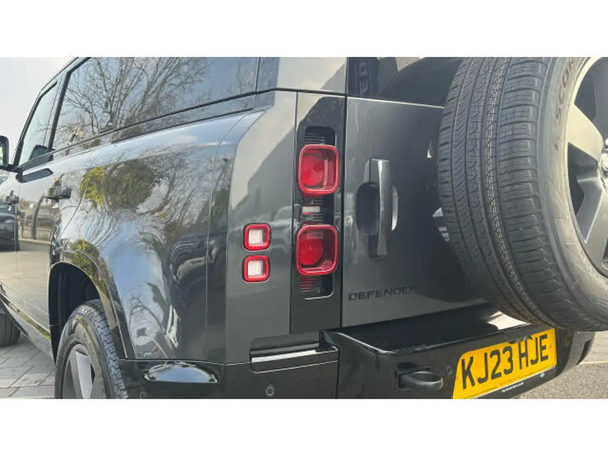 2023-land-rover-110-defender-30-d300-hard-top-x-dynamic-hse-110-big-18