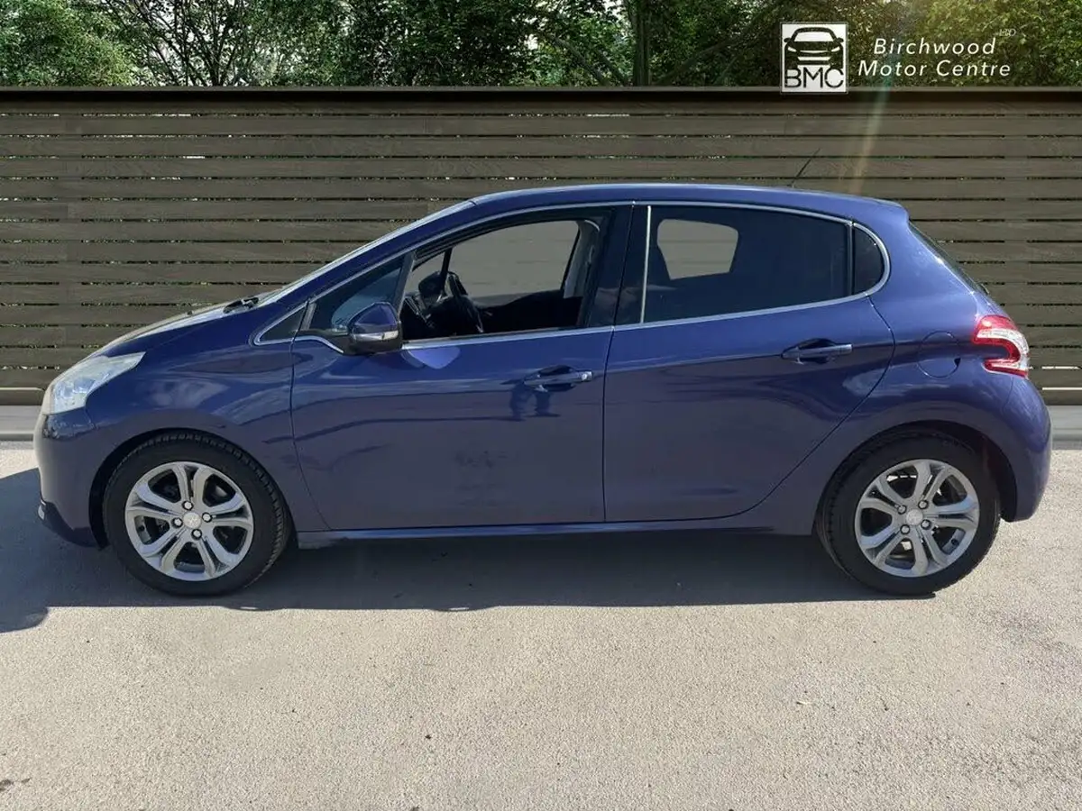 2014-peugeot-208-16-allure-5d-auto-big-3