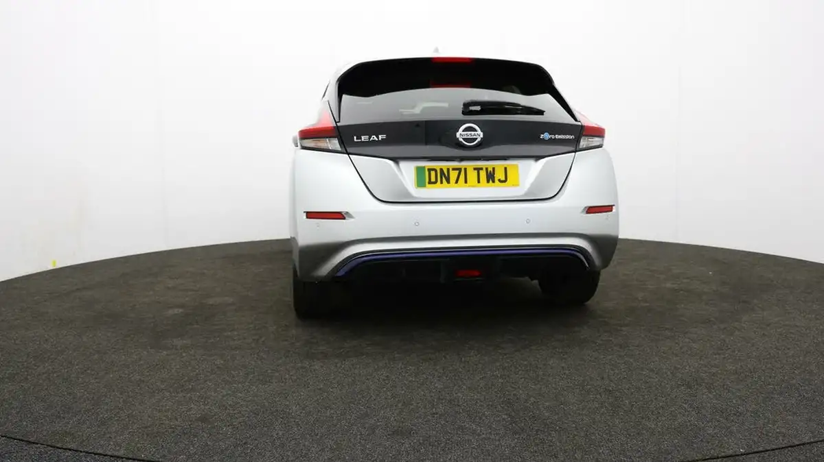 2021-nissan-leaf-e-tekna-big-34