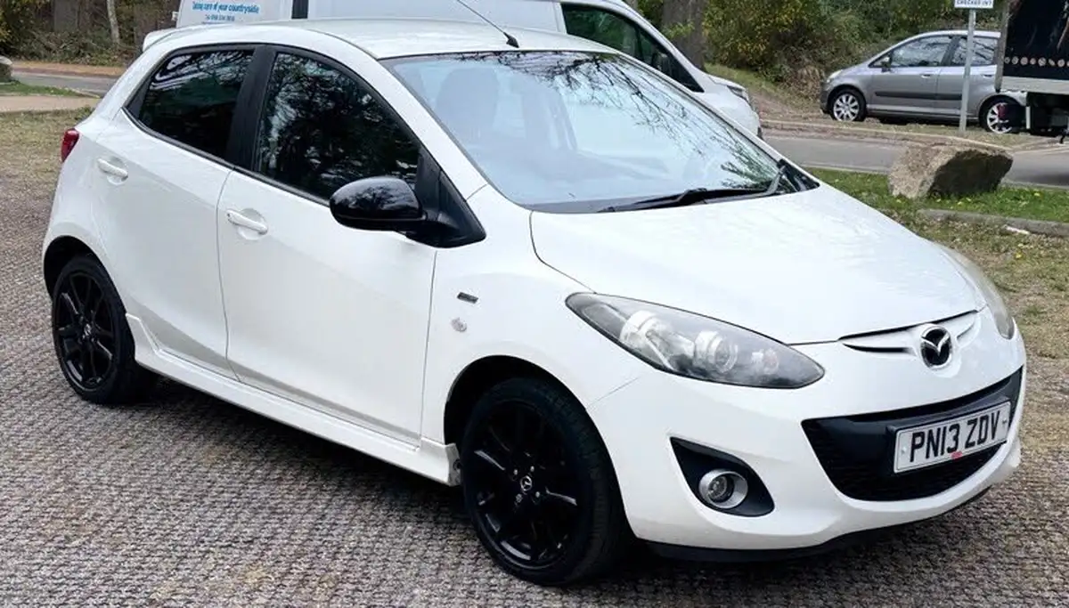 2013-mazda-mazda2-13-venture-big-5