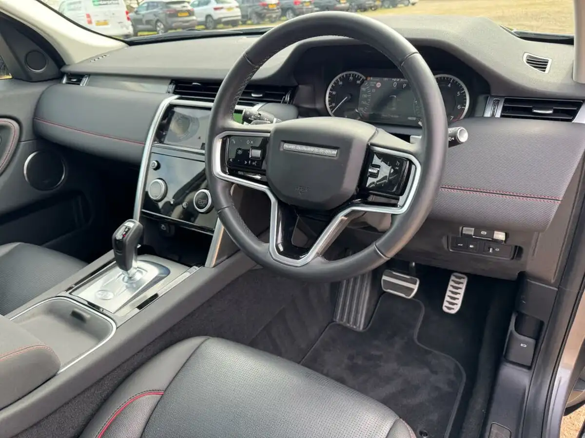2022-land-rover-discovery-sport-15-p300e-r-dynamic-se-big-14