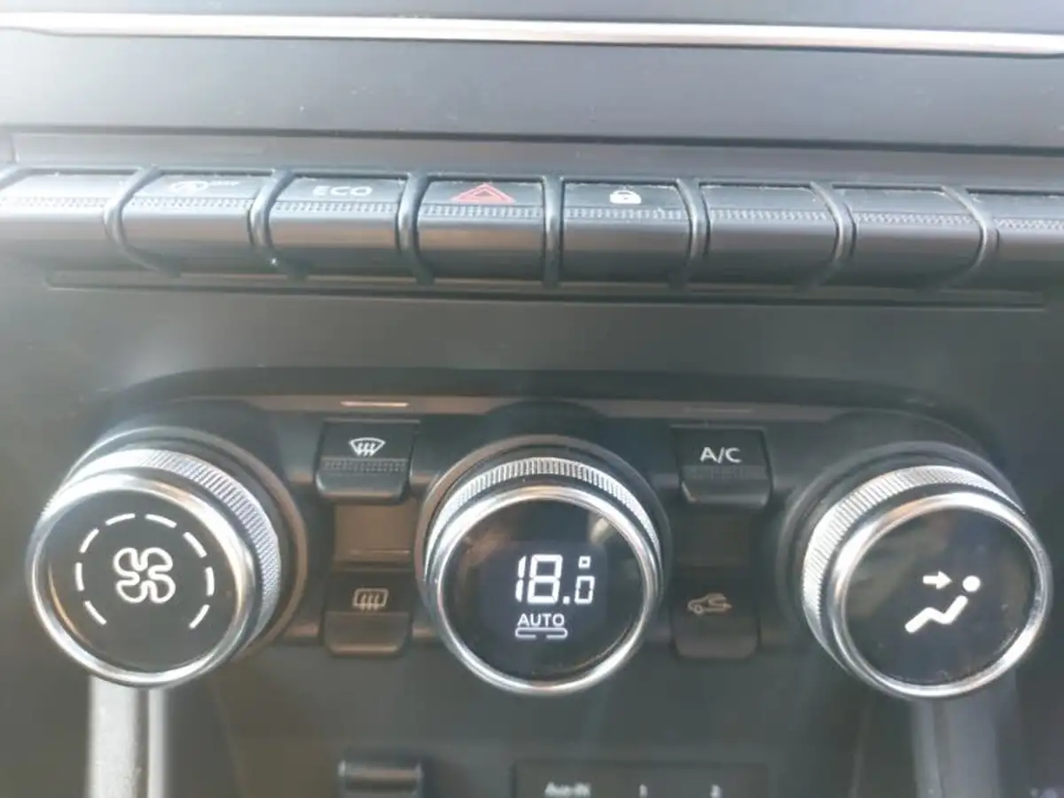 2021-renault-captur-10-tce-iconic-90ps-big-15