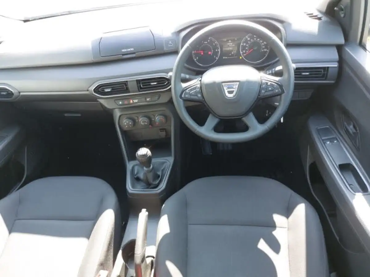 2022-dacia-sandero-10-sce-essential-big-6