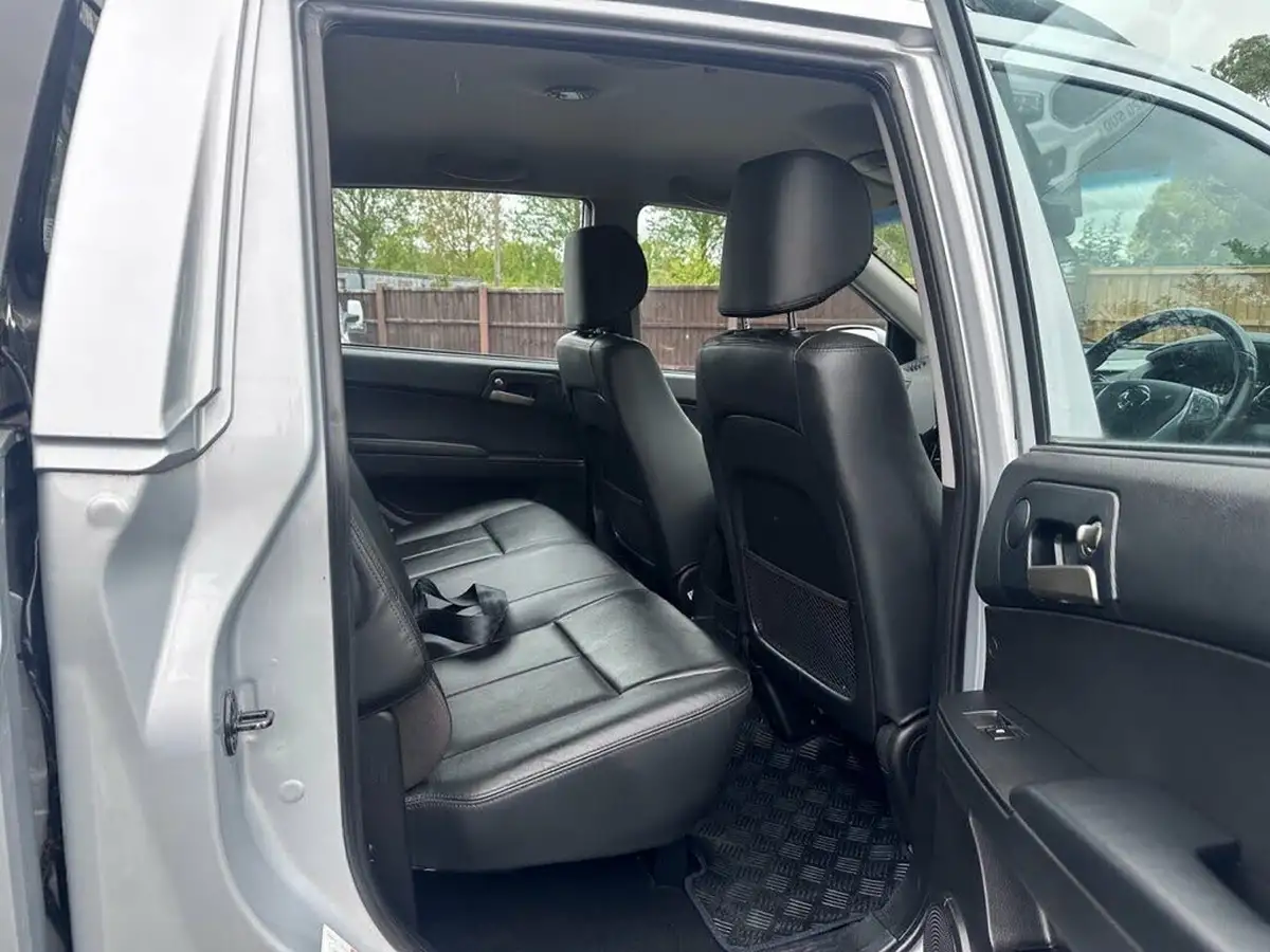 2018-kgm-ssangyong-musso-22td-ex-178ps-auto-big-24