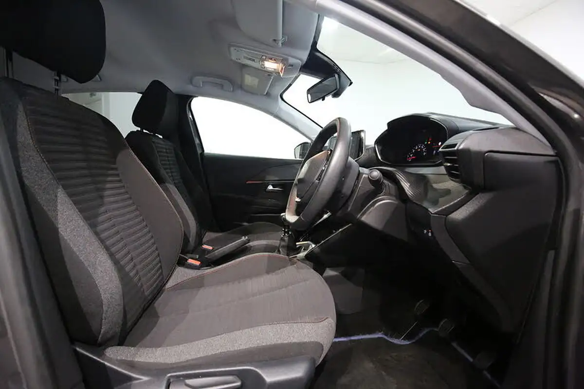 2022-peugeot-208-15-bluehdi-active-premium-big-14