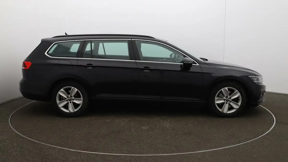 2022-volkswagen-passat-20tdi-se-nav-150ps-estate-5d-dsg-big-40