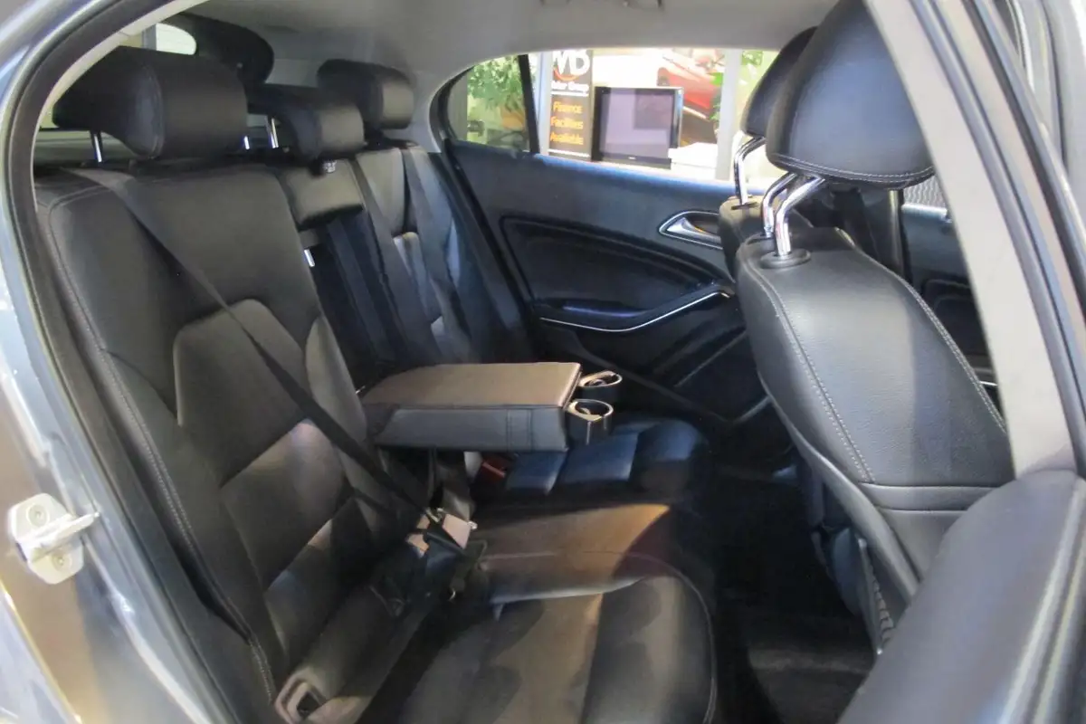 2016-mercedes-benz-gla-class-21d-gla-200d-sport-ss-7g-dct-big-32