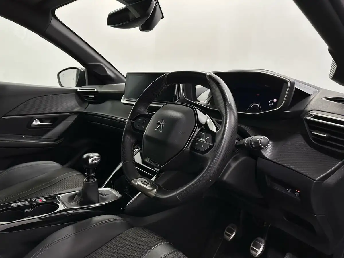 2022-peugeot-208-12-puretech-gt-100ps-big-8