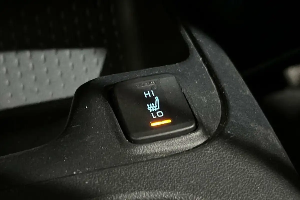 2021-toyota-corolla-18-vvt-i-icon-tech-spare-wheel-touring-sports-5d-big-14