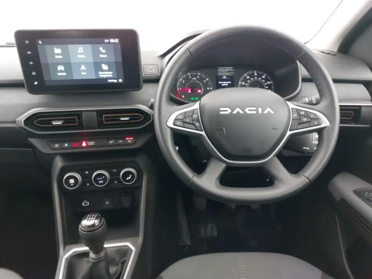 2024-dacia-sandero-stepway-10-tce-extreme-90bhp-big-6