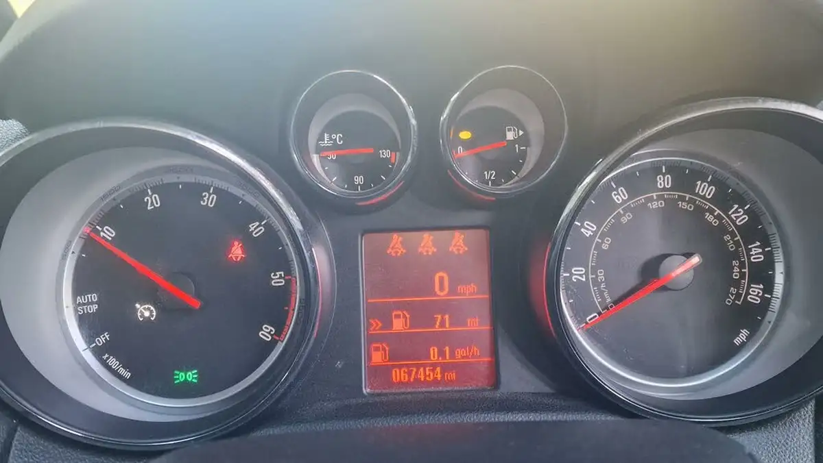 2014-vauxhall-mokka-17cdti-tech-line-ecoflex-fwd-ss-big-22
