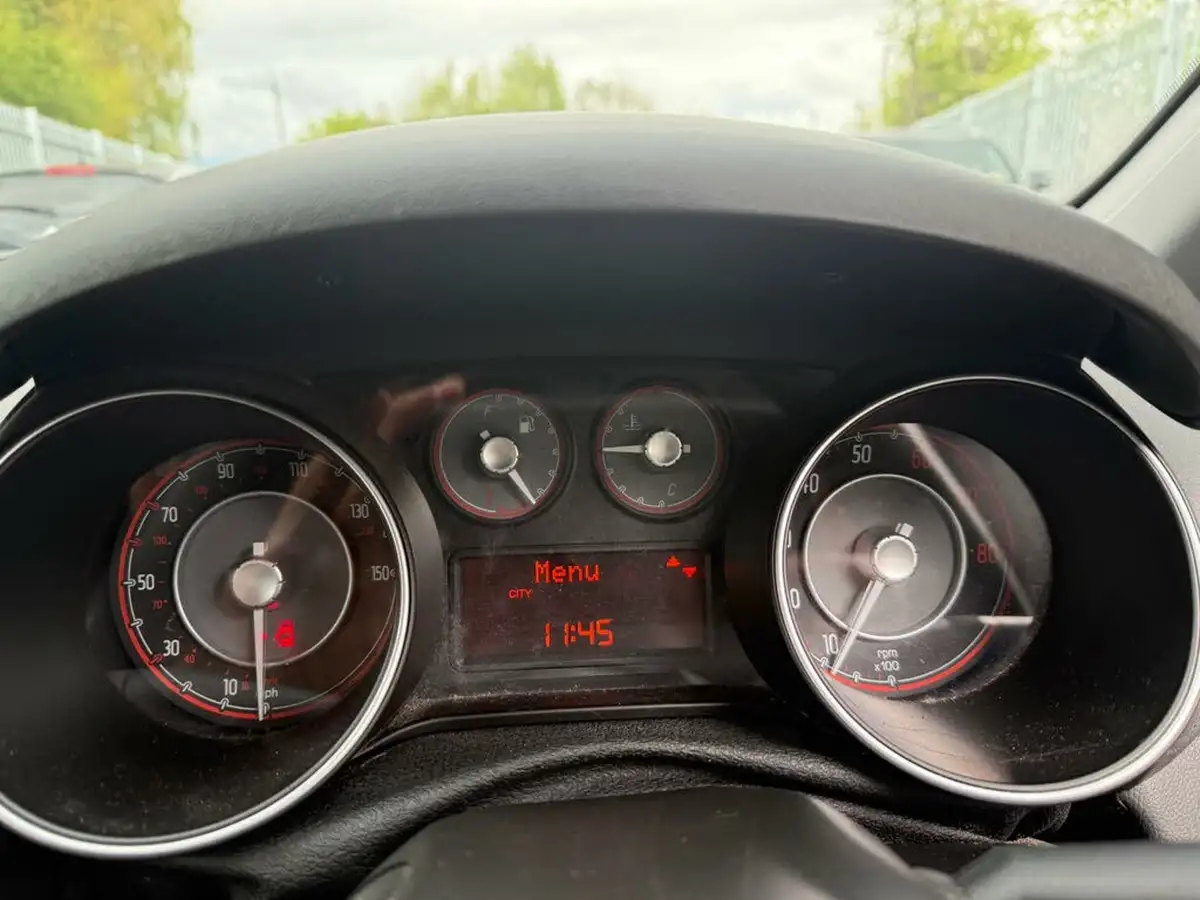 2014-fiat-punto-12-easy-3d-big-17