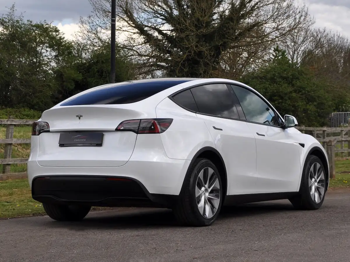 2022-tesla-model-y-e-rwd-big-7
