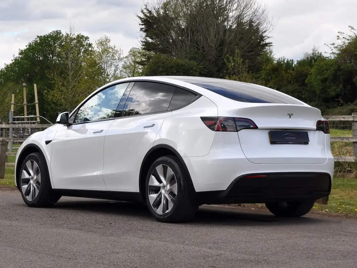 2022-tesla-model-y-e-rwd-big-30