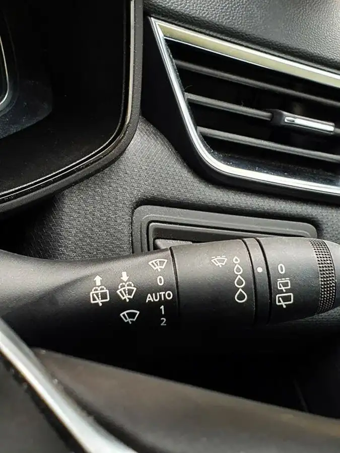 2022-renault-clio-10-tce-evolution-big-36