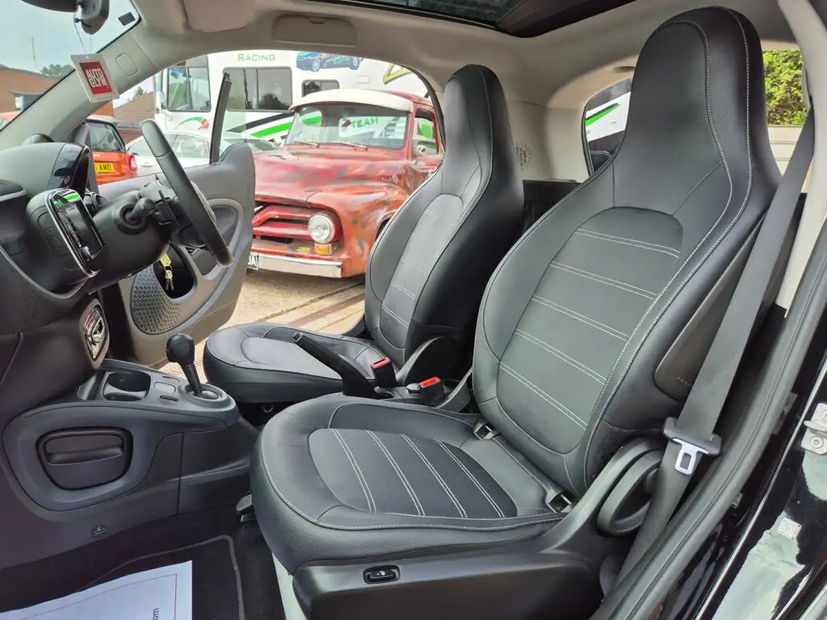 2018-smart-fortwo-09-prime-sport-premium-ss-coupe-twinamic-big-13