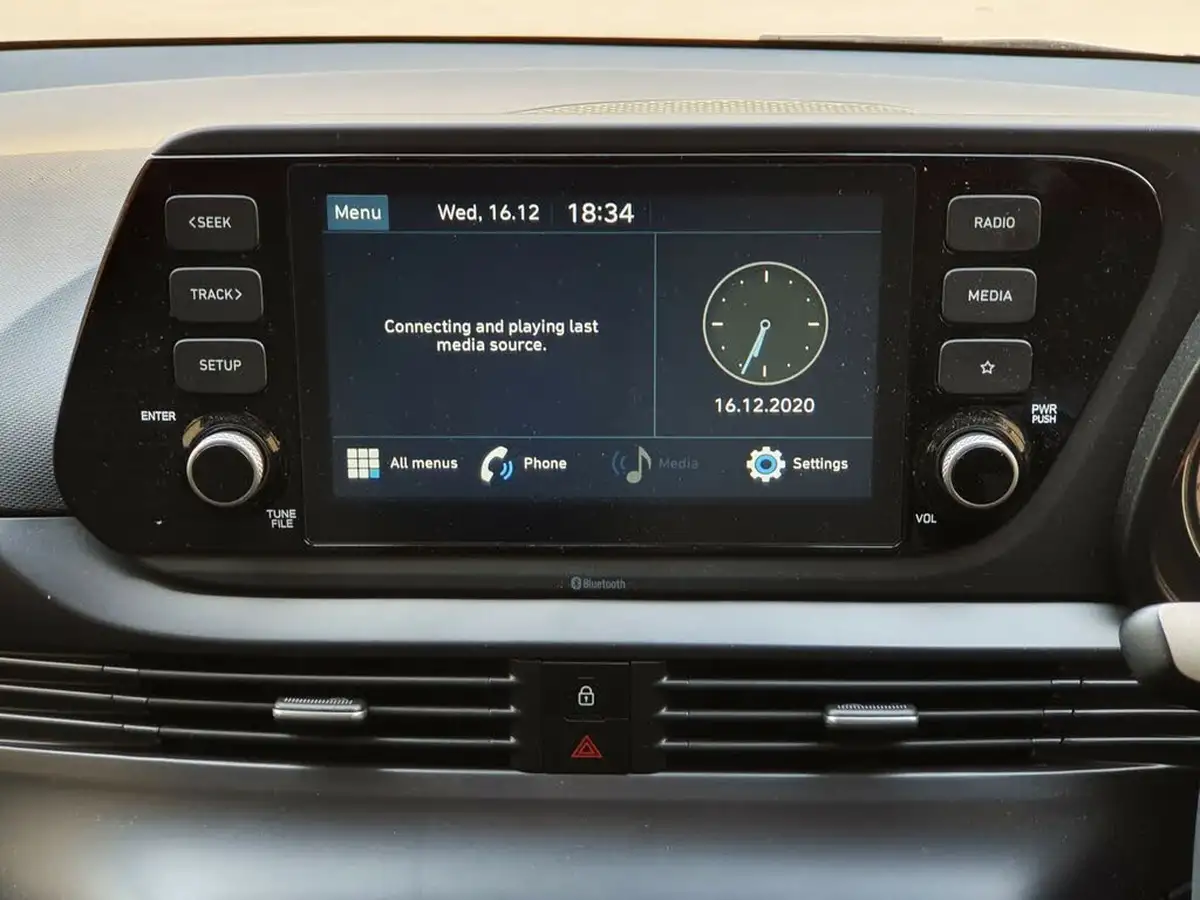 2022-hyundai-i20-10-t-gdi-element-big-16