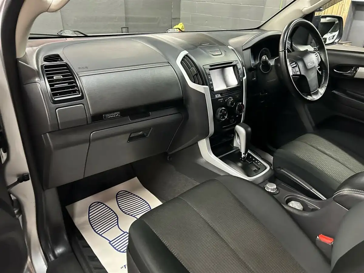 2019-isuzu-d-max-19td-yukon-double-pickup-auto-big-17