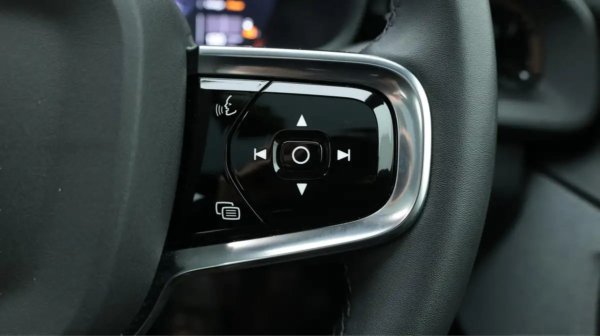 2022-polestar-polestar-2-e-ps2-170kw-long-single-plus-hatchback-big-24