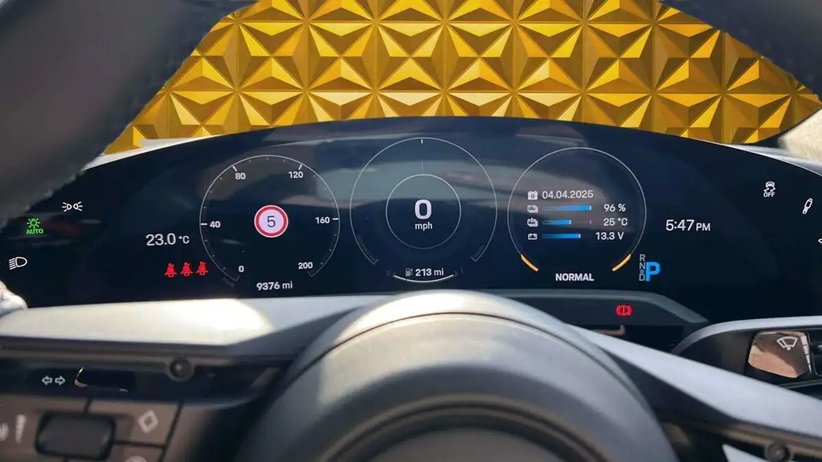 2020-porsche-taycan-e-turbo-big-10