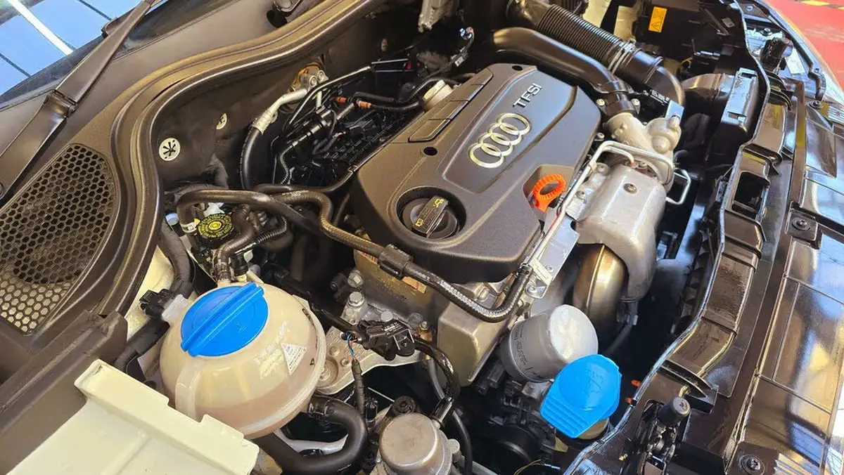 2013-audi-a1-big-21