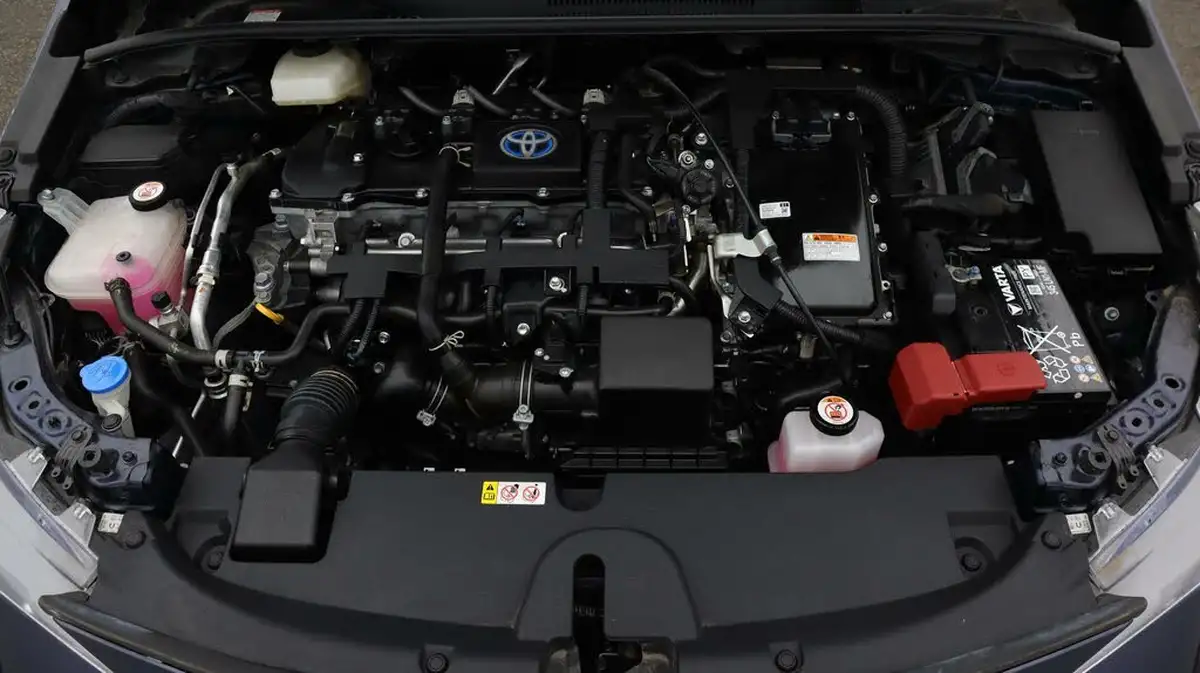 2022-toyota-corolla-18-vvt-i-icon-tech-trk-hatchback-5d-big-19