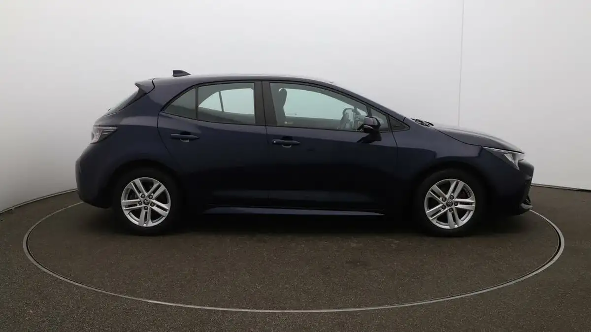2022-toyota-corolla-18-vvt-i-icon-tech-trk-hatchback-5d-big-40