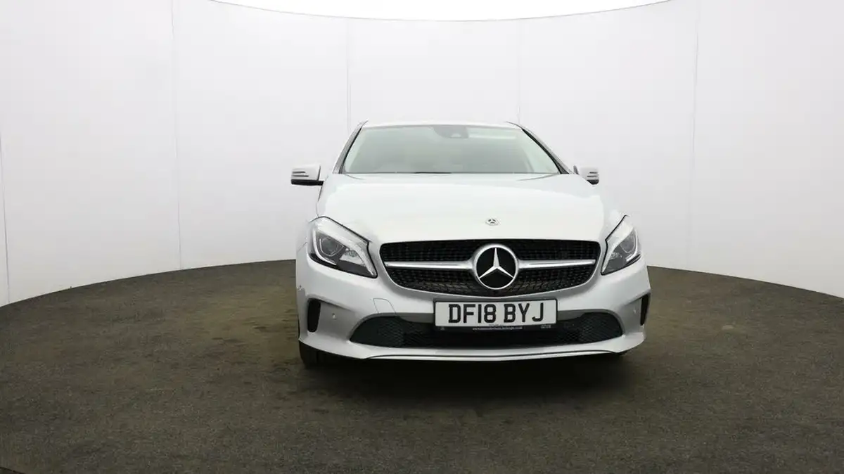 2017-mercedes-benz-a-class-15d-a180d-sport-premiumss-7g-dct-big-31