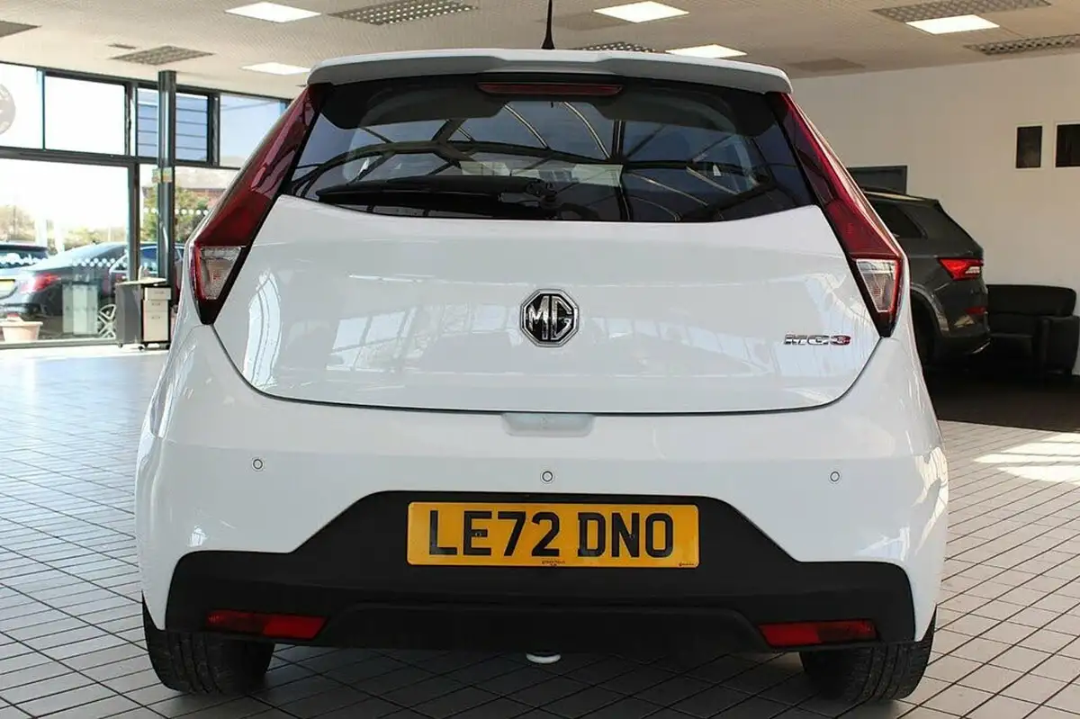 2023-mg-mg3-15-vti-tech-exclusive-nav-big-14