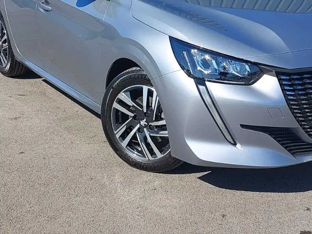 2023-peugeot-208-12-puretech-allure-premium-100ps-big-8